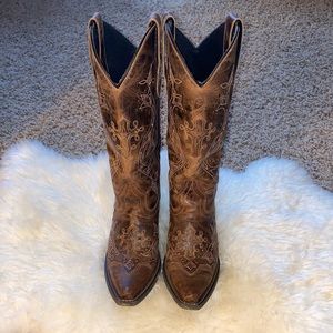 Laredo Women's Cross Point Cowboy Boots ✝️